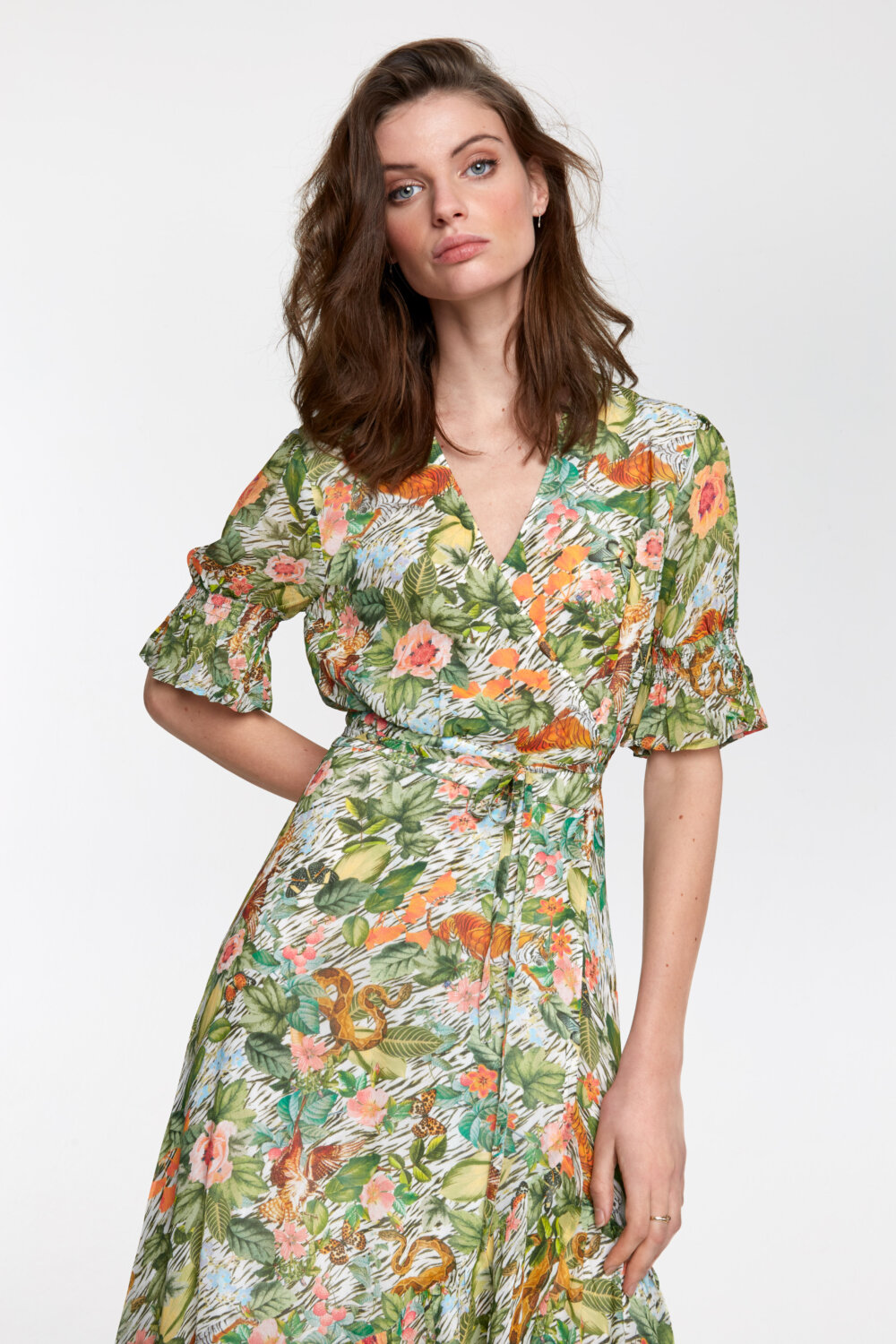 Adolescent mout talent ALIX the label Woven botanical wrap dress Army - Siezz